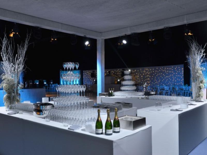 Avant-Première de James Bond avec le Champagne Bollinger (1800 personnes)