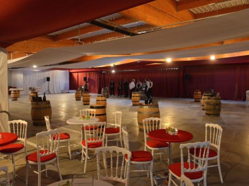 Organisation "Soirée Vins Clairs" Champagne Bollinger 500 personnes Quai après décoration